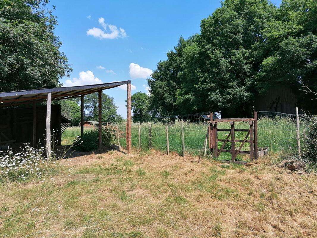 Terrain constructible 2259 m² ? Loyat ? 44 990  FAI - photo 5
