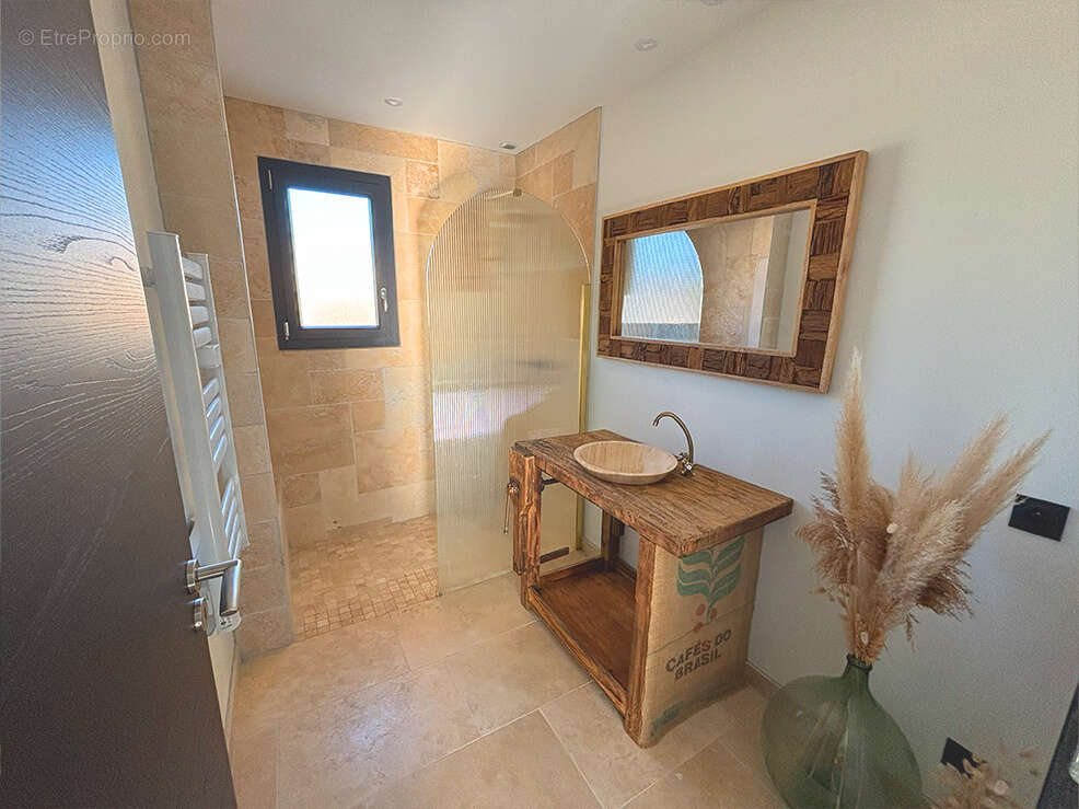 Maison à MONTELIMAR