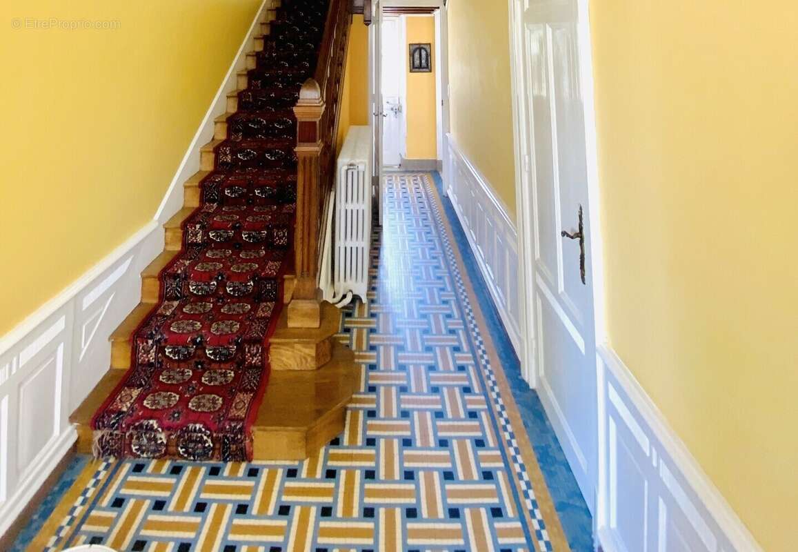 Maison 254 m² à Neris-Les-Bains  - photo 5