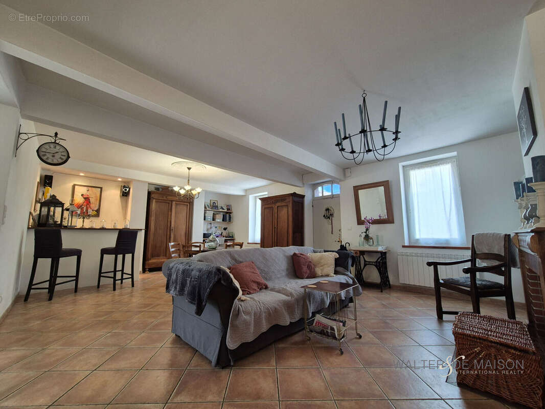 Maison à SAINT-JUERY