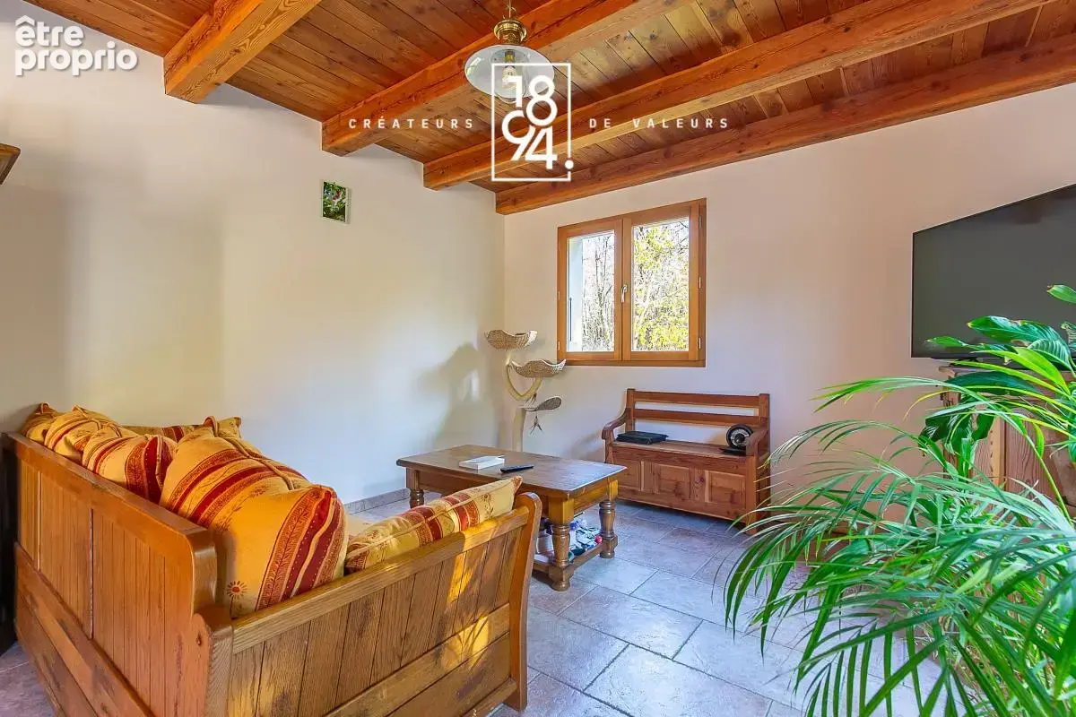 Chalet T5 à vendre Barcelonnette 04 (04400)  165 m²  Terrasse, Jardin  - photo 6