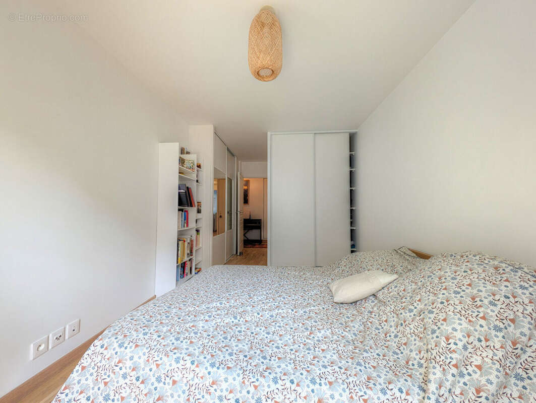 Appartement à LA GARENNE-COLOMBES