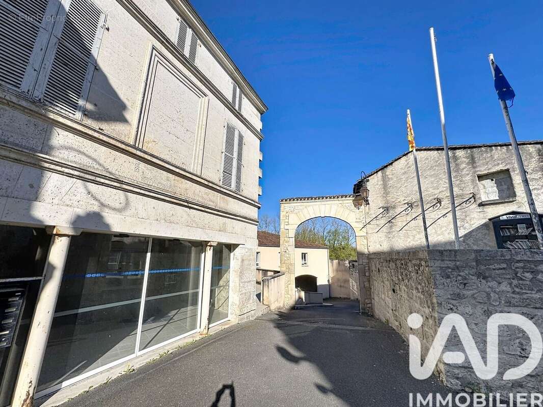 Photo 9 - Appartement à ROULLET-SAINT-ESTEPHE