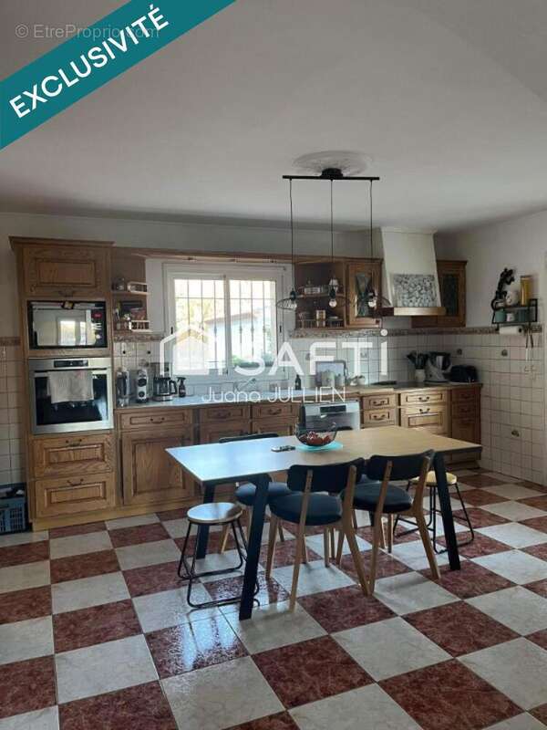 Maison 145 m² à Ollieres  - photo 4