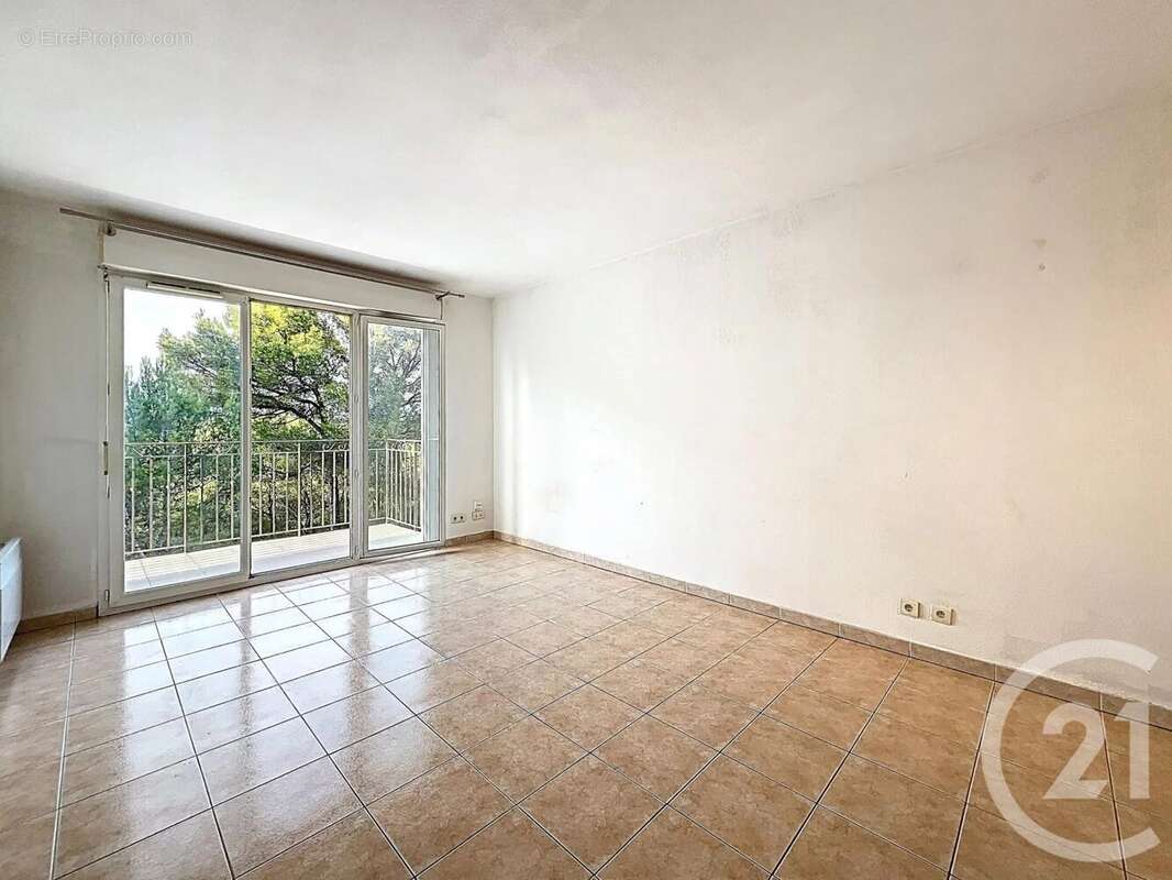 Appartement à MOUGINS