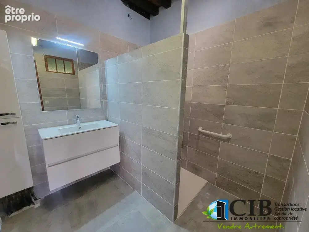 Maison à rénover avec grande dépendance sur terrain de 765 m2 env. - photo 8