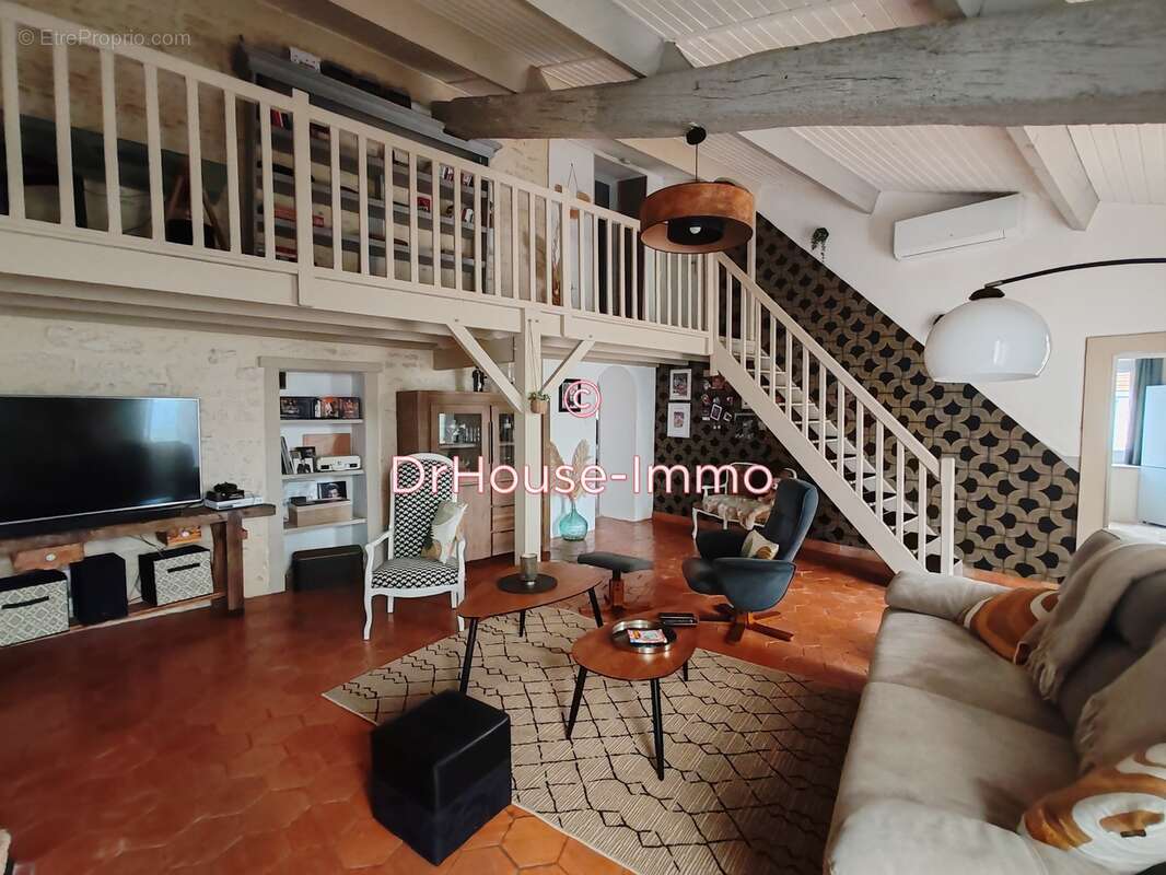 Maison à SAINTE-GEMME-LA-PLAINE