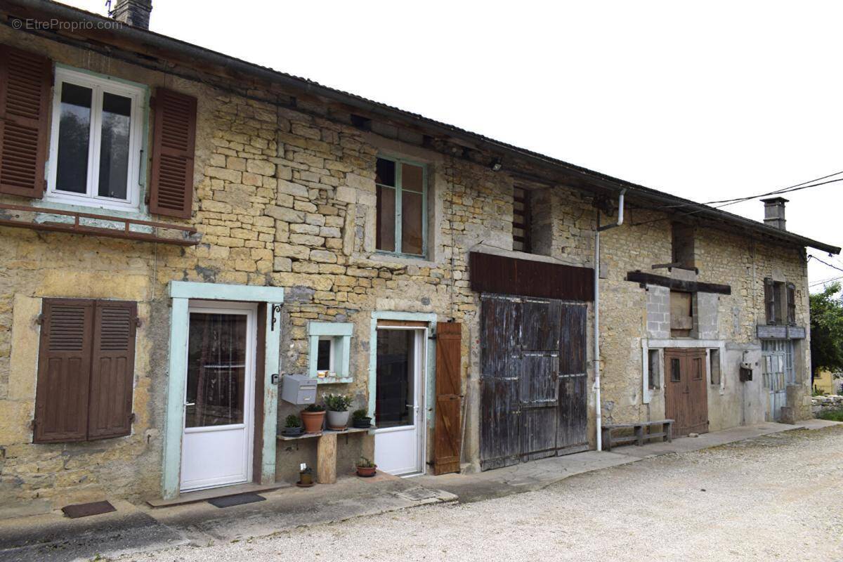 Maison à SAINT-JULIEN