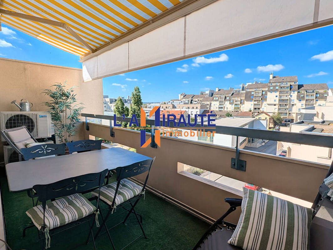 Appartement à HOUILLES