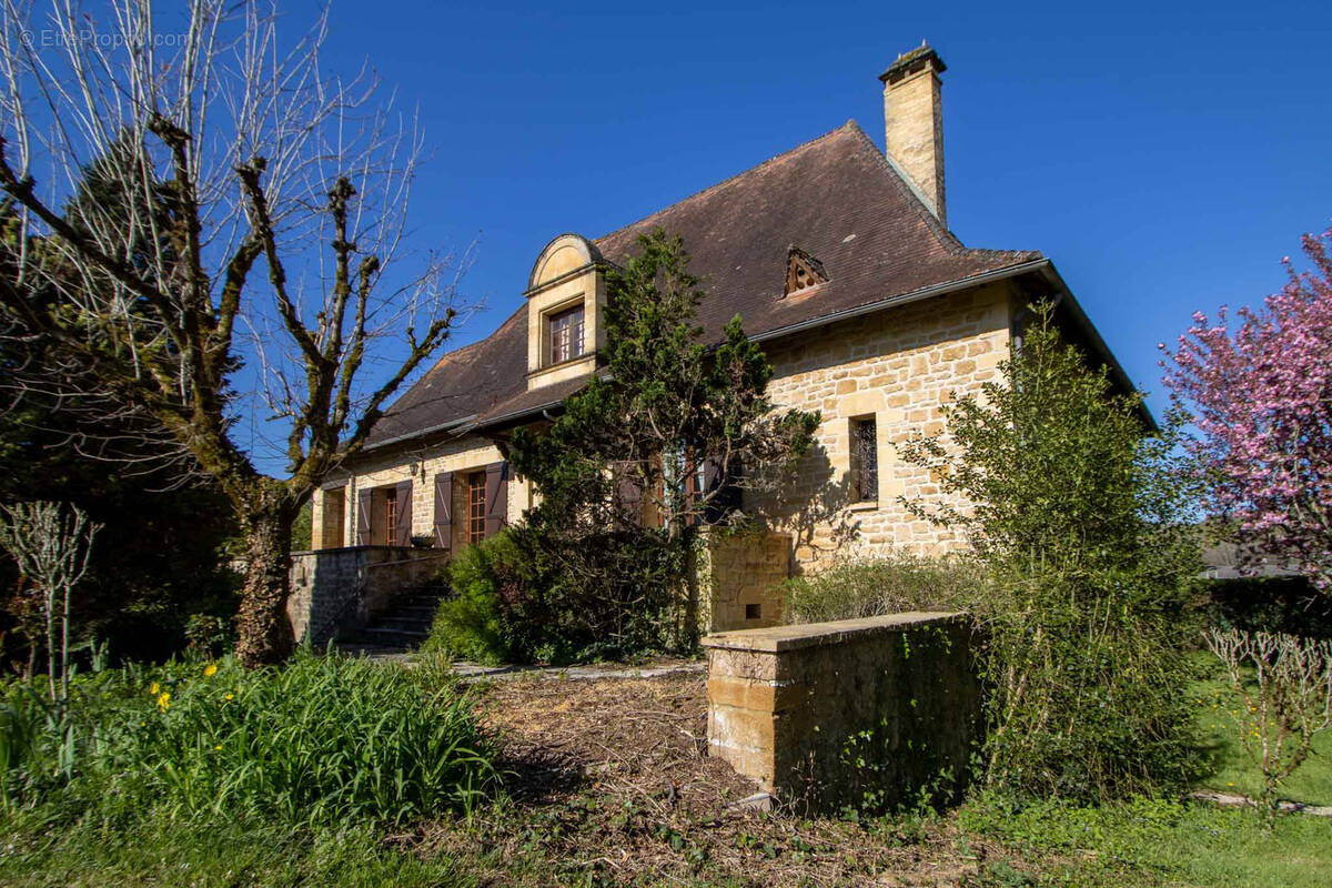 Maison à SAINT-JULIEN-DE-LAMPON