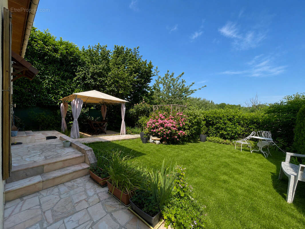 28ee19cb-04a1-4032-8873-15863fdf1b2c - Maison à EPINAY-SOUS-SENART