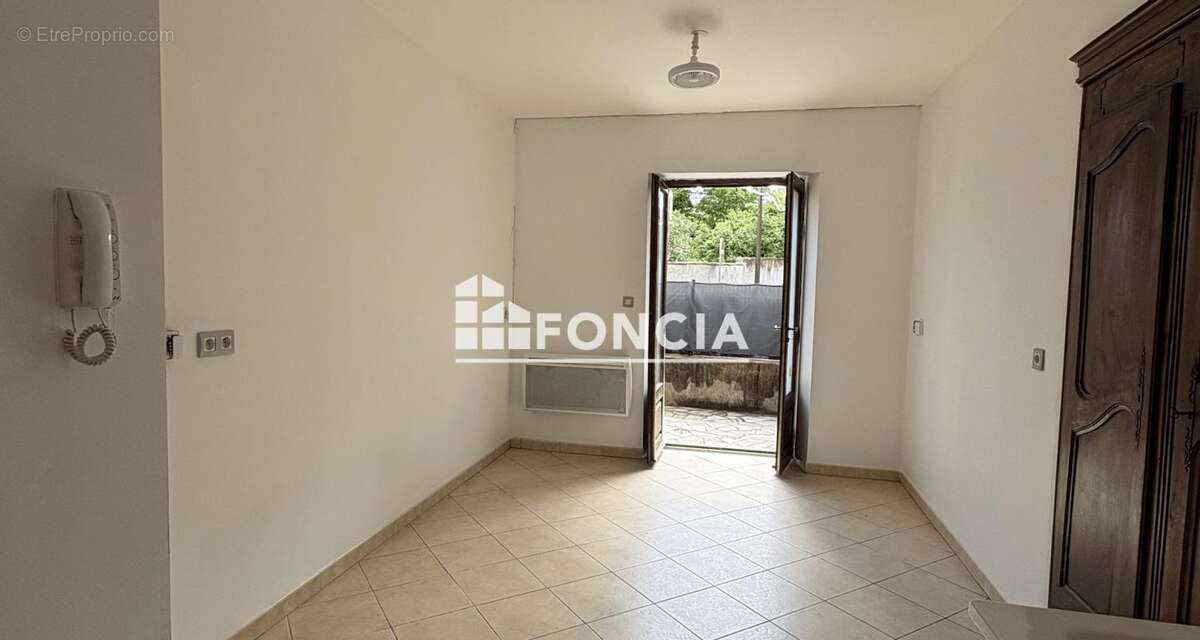 Appartement à ROQUEMAURE