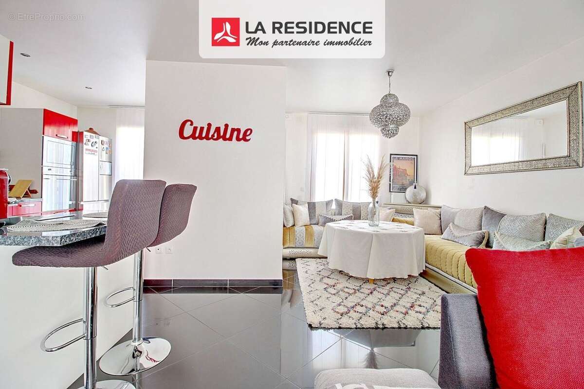 Maison à CHANTELOUP-LES-VIGNES