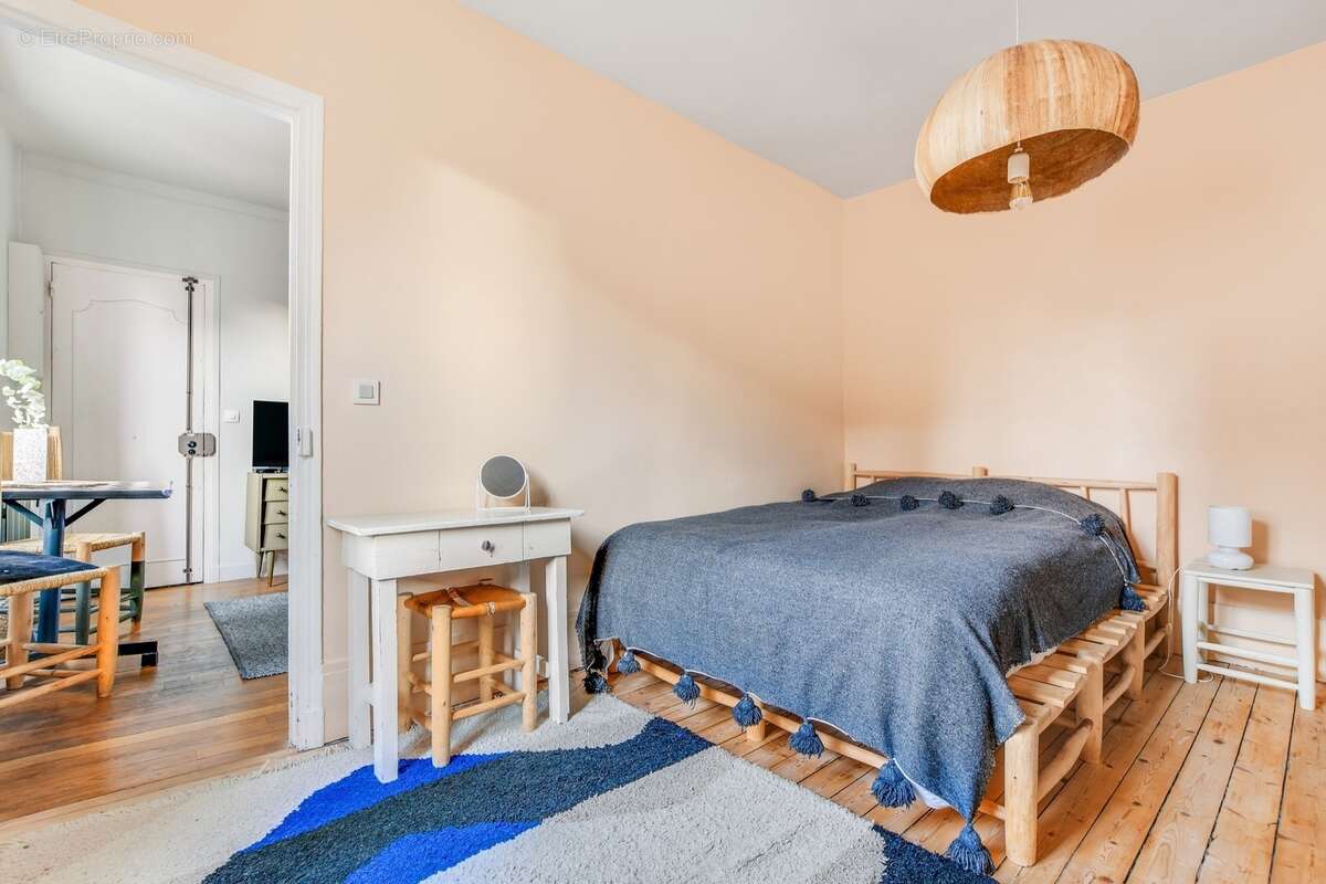 Appartement à PARIS-20E