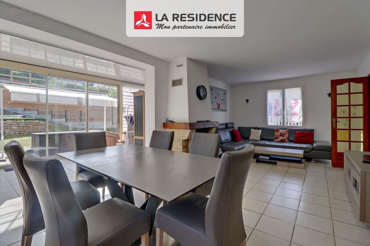 Maison à JOUY-LE-MOUTIER