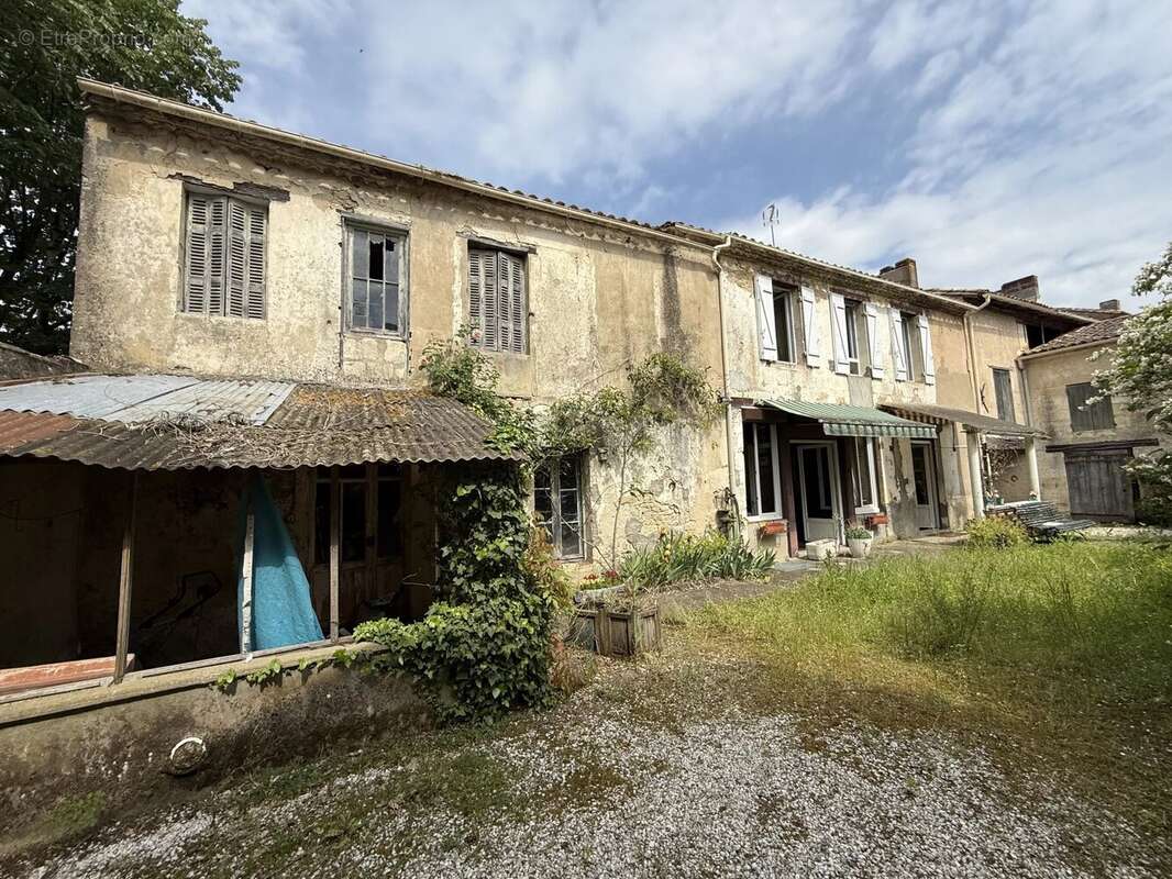 Appartement à ETAULIERS