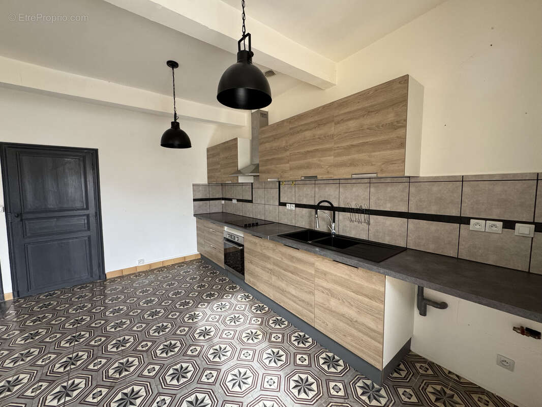 Maison de village avec terrasse et garage  à Sallèles d'Aude - photo 3