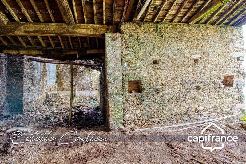 Maison à SAINT-PIERRE-DU-CHEMIN