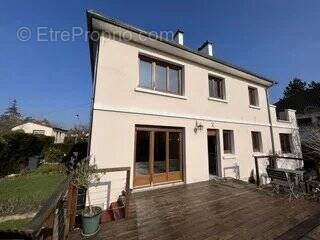 Maison à SAINT-REMY-LES-CHEVREUSE
