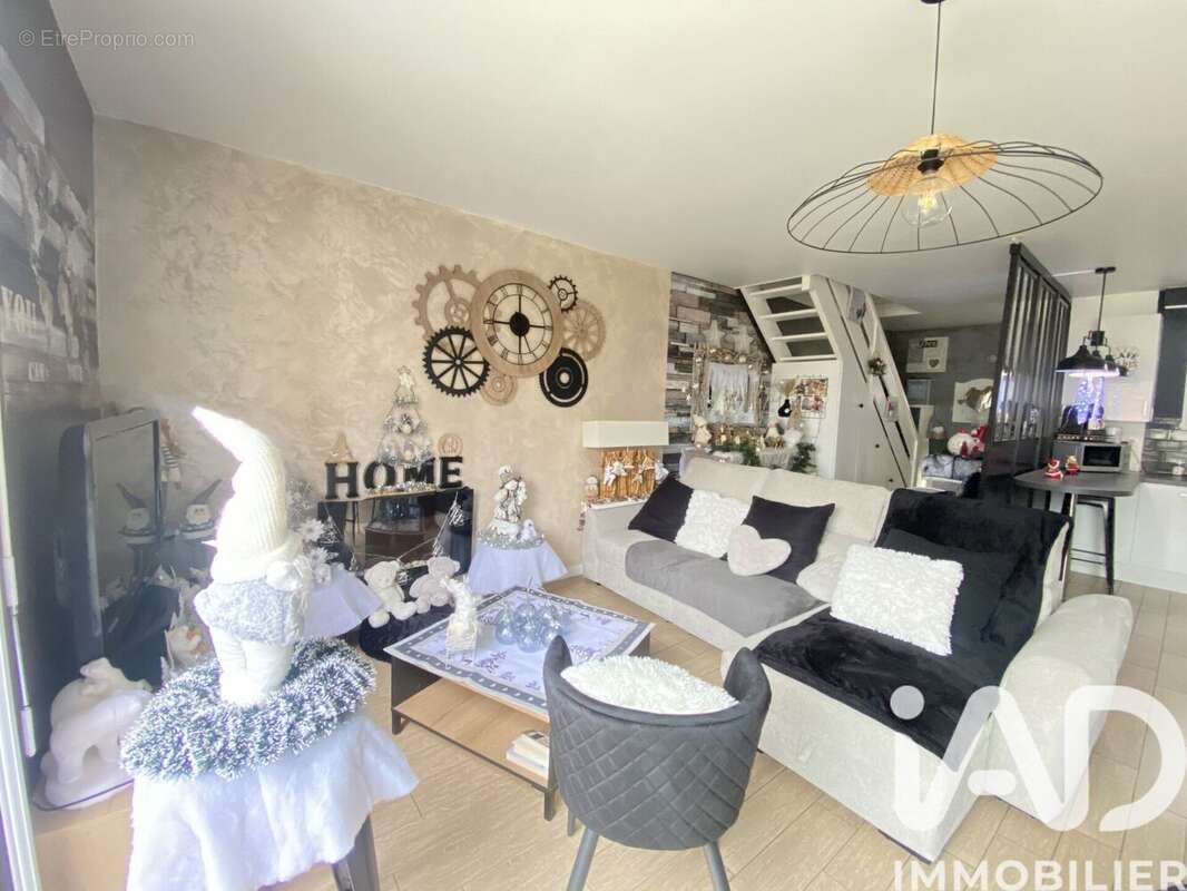 Photo 2 - Appartement à BRIE-COMTE-ROBERT