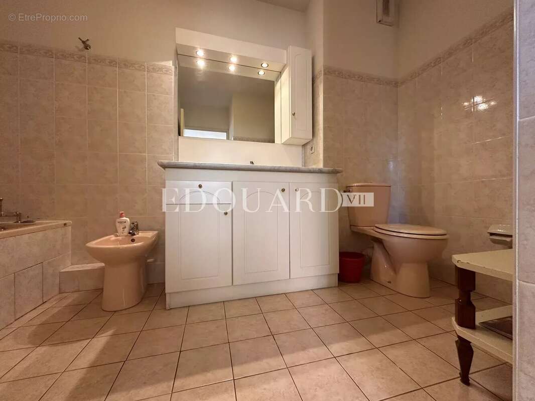 Appartement à ROQUEBRUNE-CAP-MARTIN