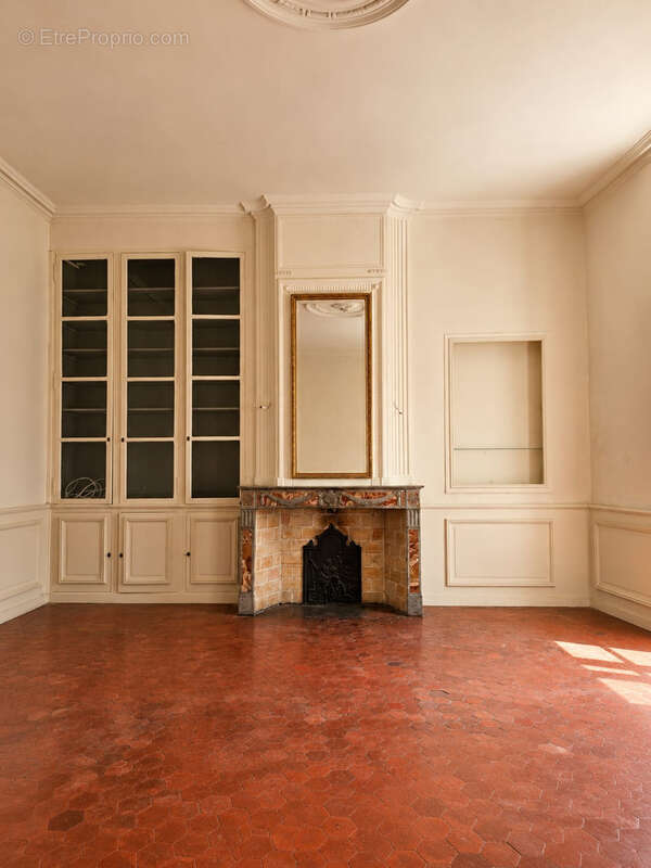 Une demeure historique au cœur d'Arles   Plus de 600 m2 pour un projet d'exception - photo 3