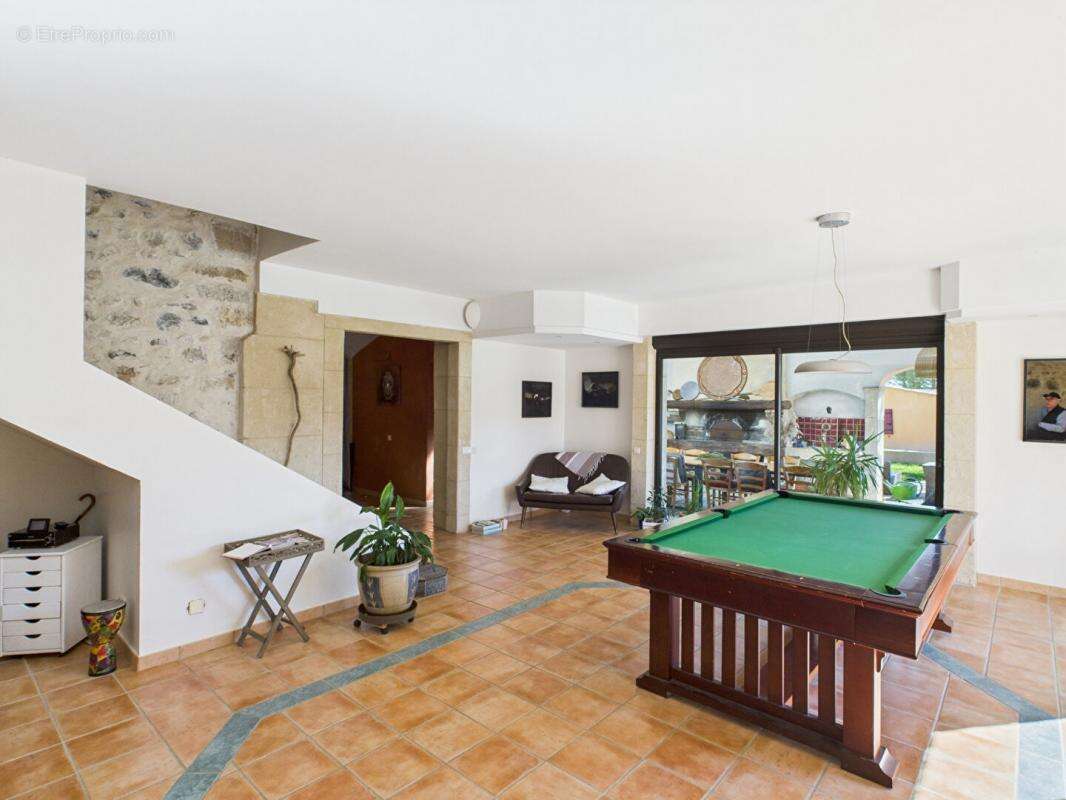 Maison à ALBA-LA-ROMAINE