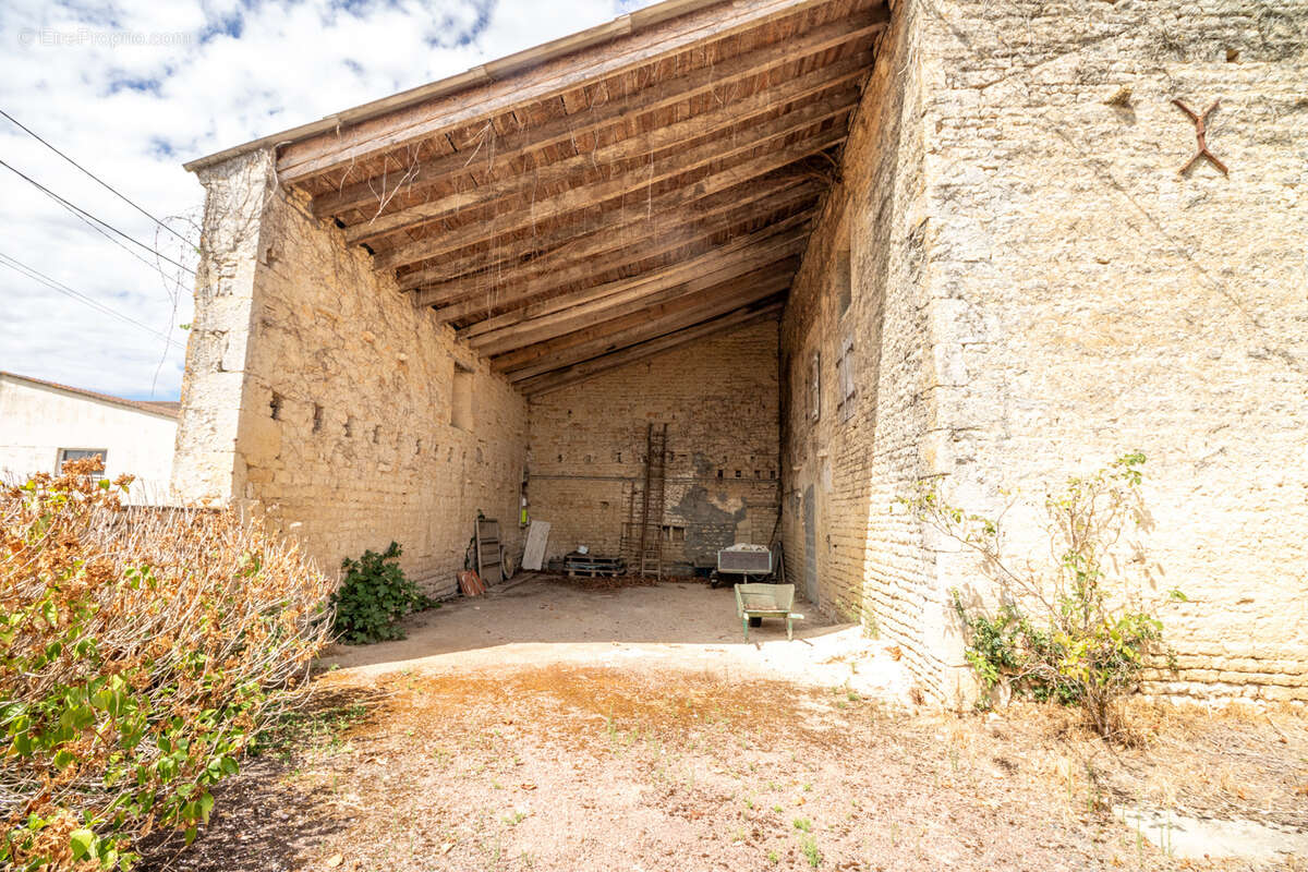 Belle propriété bourgeoise, dépendances, jardin - photo 18