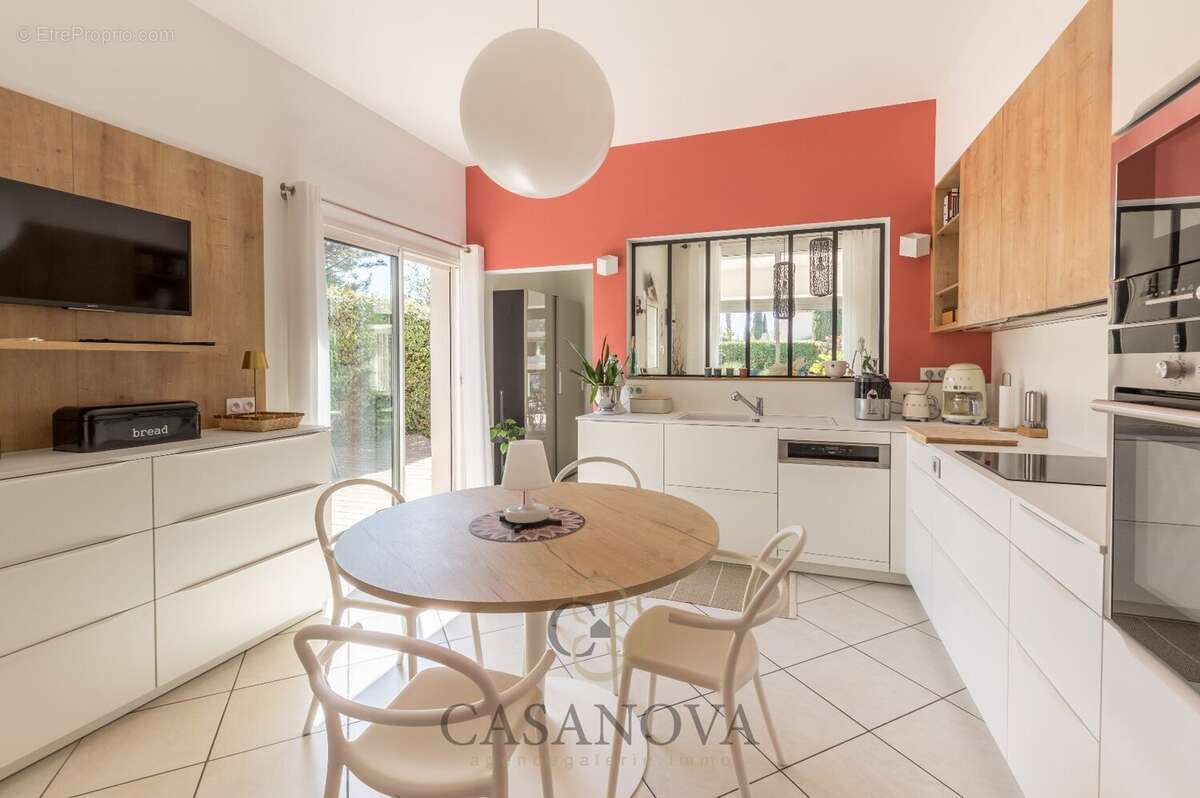 Villa contemporaine avec piscine et jardin paysager au nord de Montpellier - photo 9