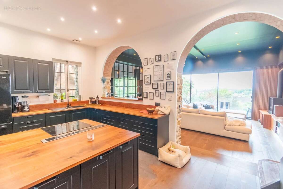 Maison à MONTMORENCY