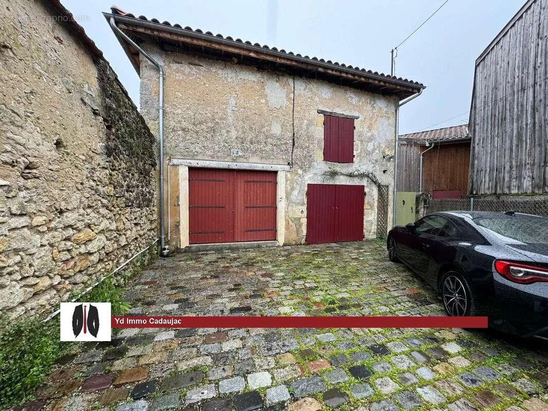 Centre la Brède local commercial avec logement et garage - photo 2