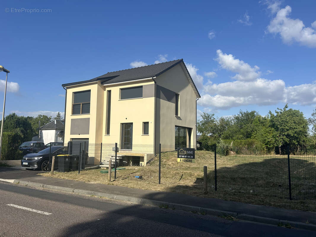 Maison à SAINT-JACQUES-SUR-DARNETAL