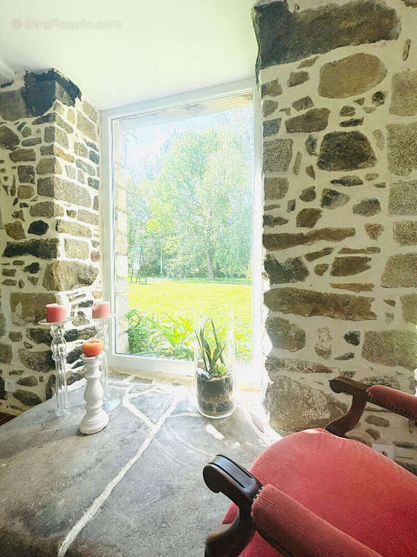 SAINT-ALBAN : Longère de caractère 6 pièces 158 m2 env - photo 9