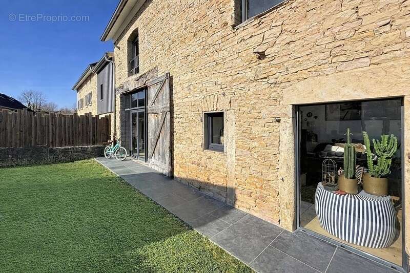 Maison à SAINT-MARCEL-BEL-ACCUEIL