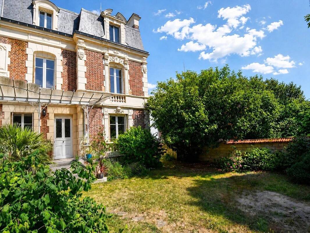 Maison à LE VESINET