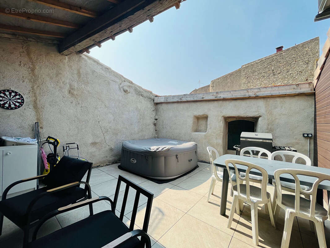 Maison à CORNEILHAN