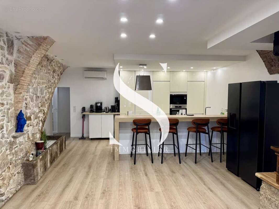 Appartement à VALLAURIS