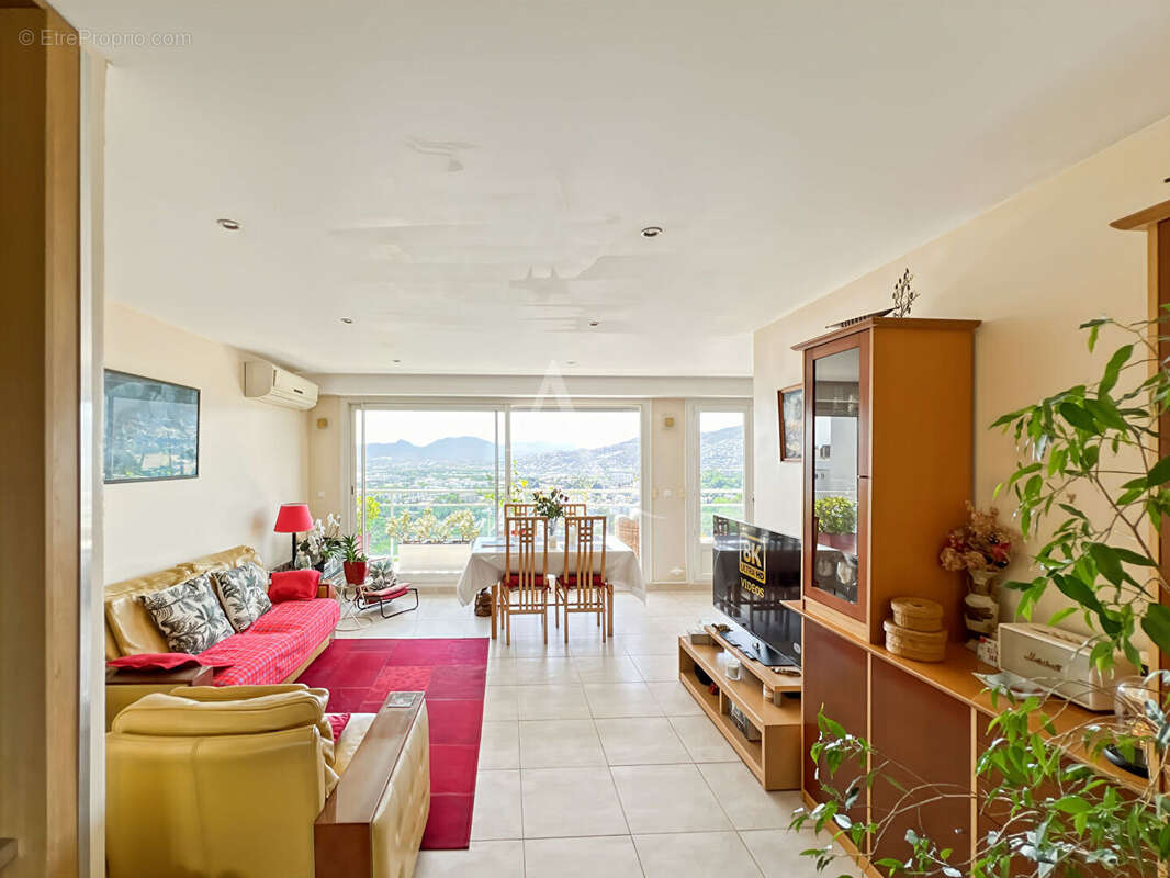 Appartement à LE CANNET