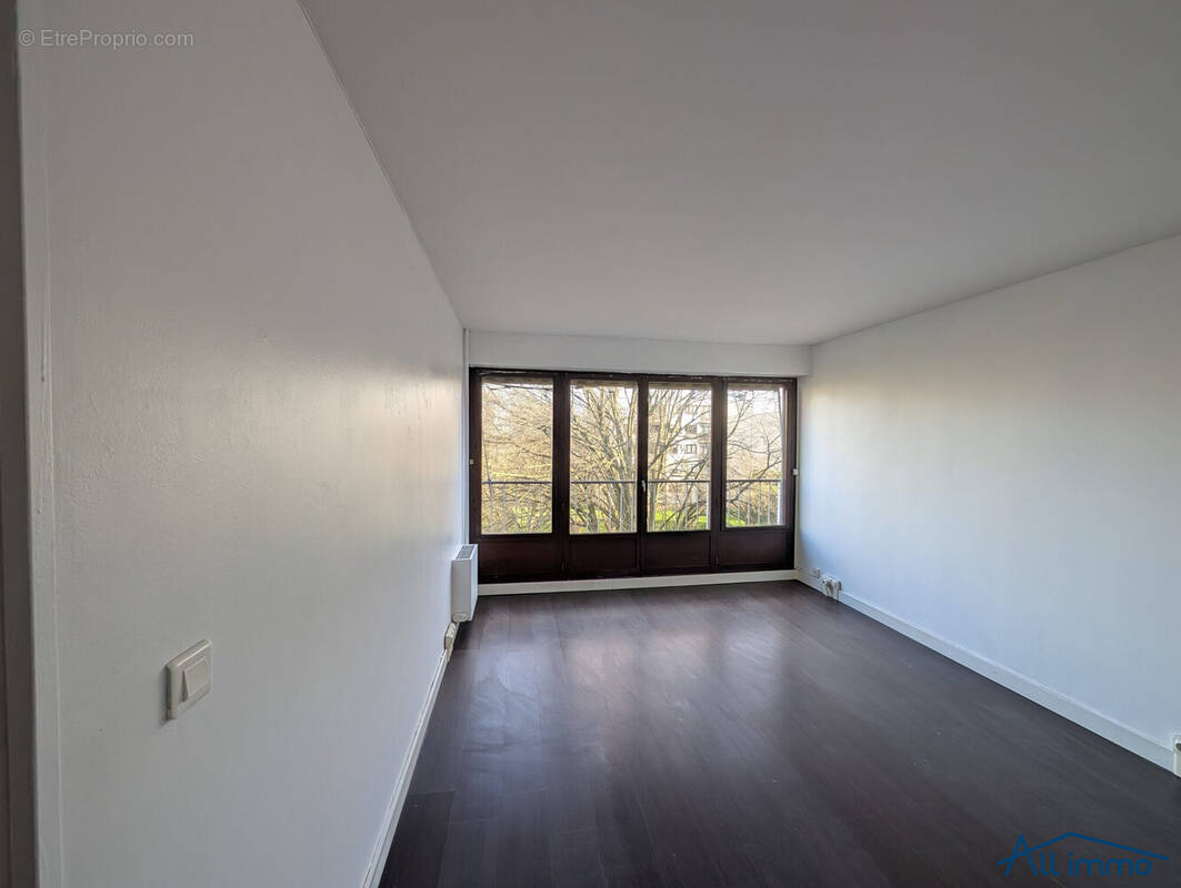 Appartement à CHENNEVIERES-SUR-MARNE