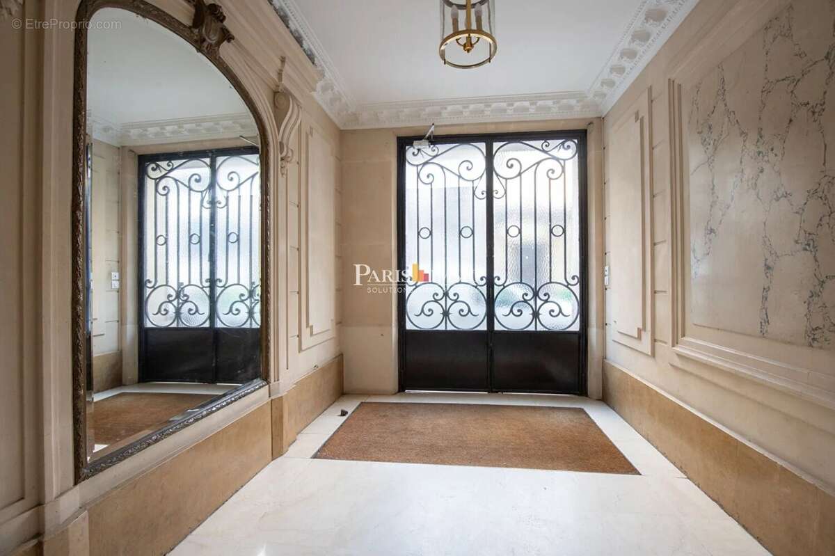 Appartement à PARIS-18E
