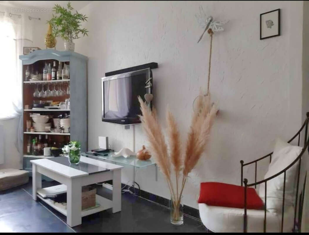 Appartement à SOLLIES-PONT