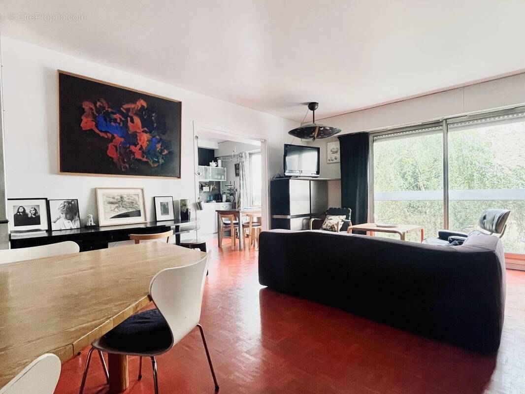 Appartement à PARIS-14E