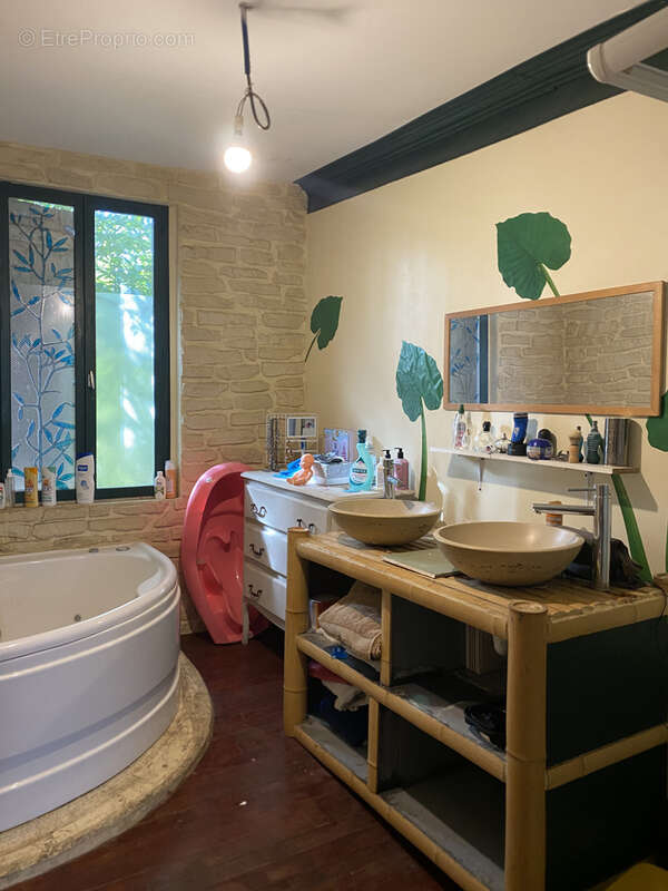 Maison à MAGNAC-BOURG