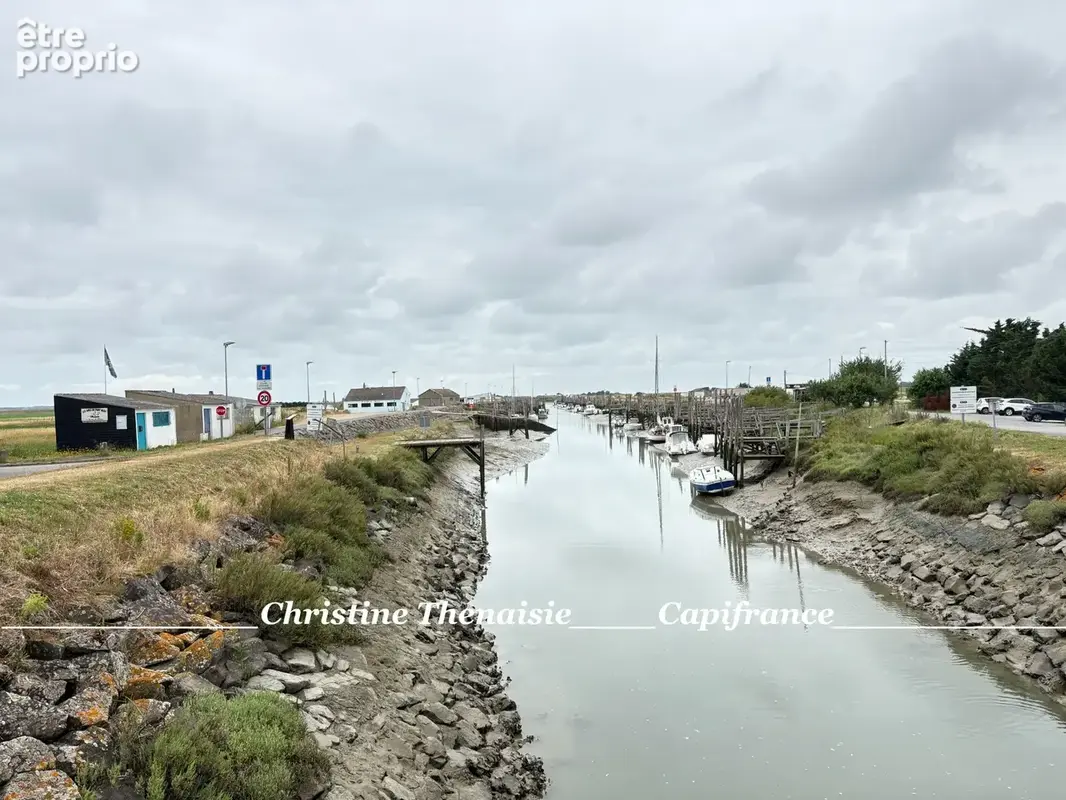 Maison à vendre 3 pièces coeur de ville avec terrain BEAUVOIR SUR MER (85) - photo 16