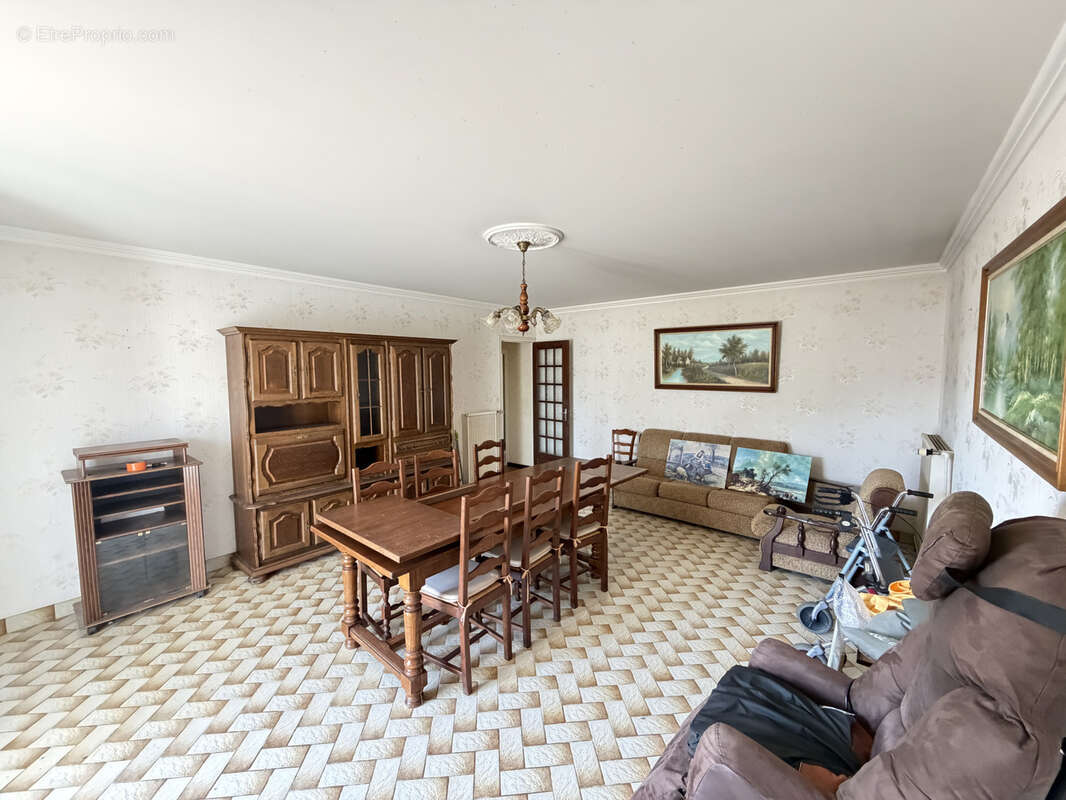 Maison à BEAUSSE
