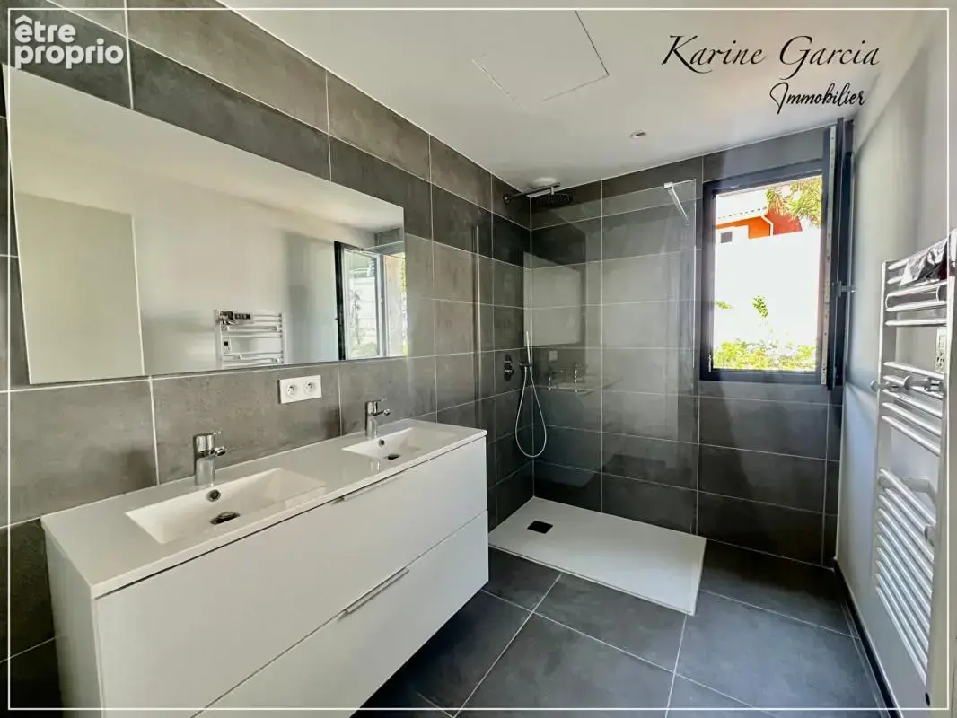 Six fours les plages - construction recente - appartement de type 3 - jardin 72 m² - parking privatif sous sol - photo 11