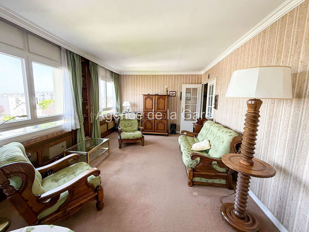 Appartement à SARTROUVILLE