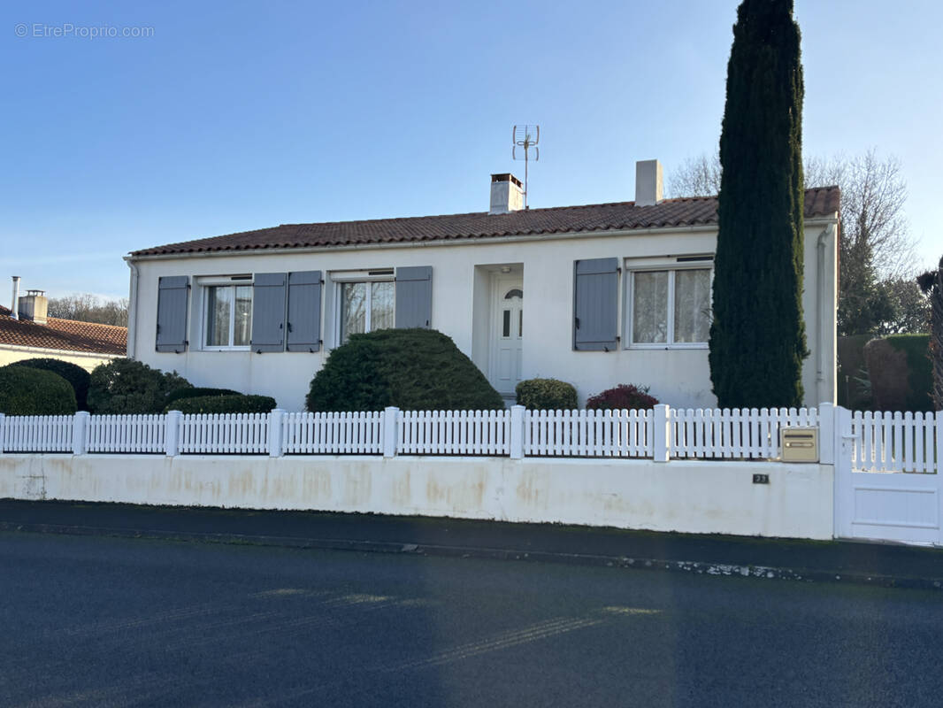 Maison à LE GIROUARD