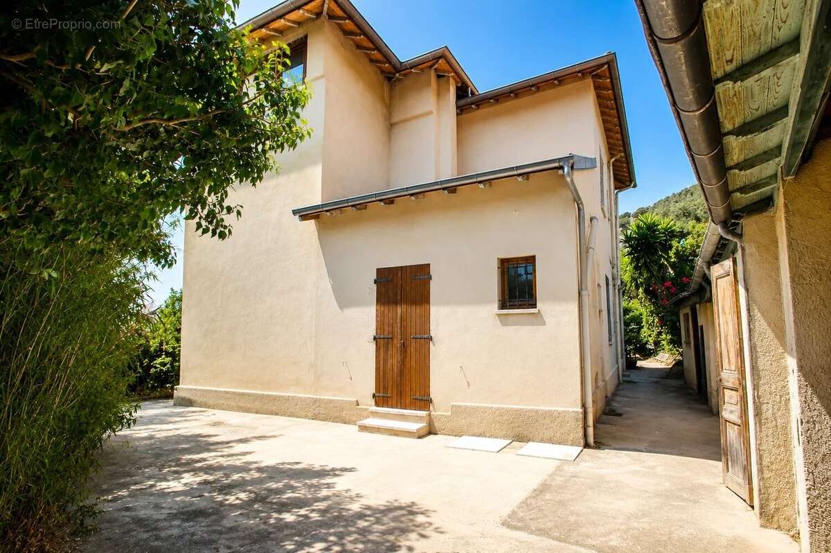 Cap d'ail "centre" - villa 170m²  terrain 1380m²  vue mer  extension possible - photo 10