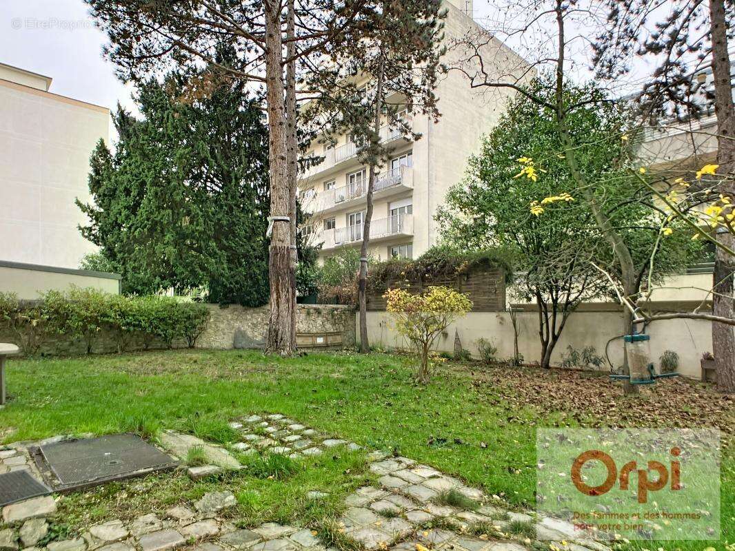 Appartement à ISSY-LES-MOULINEAUX